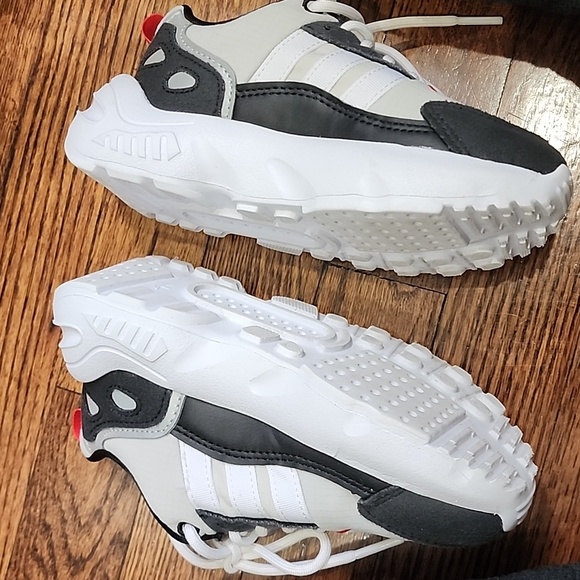 Addidas - Picture 2 of 4